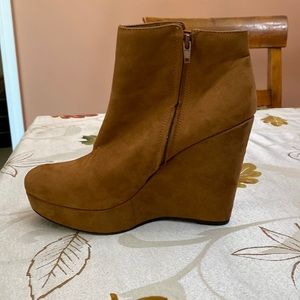 Forever 21 Tan Suede boots